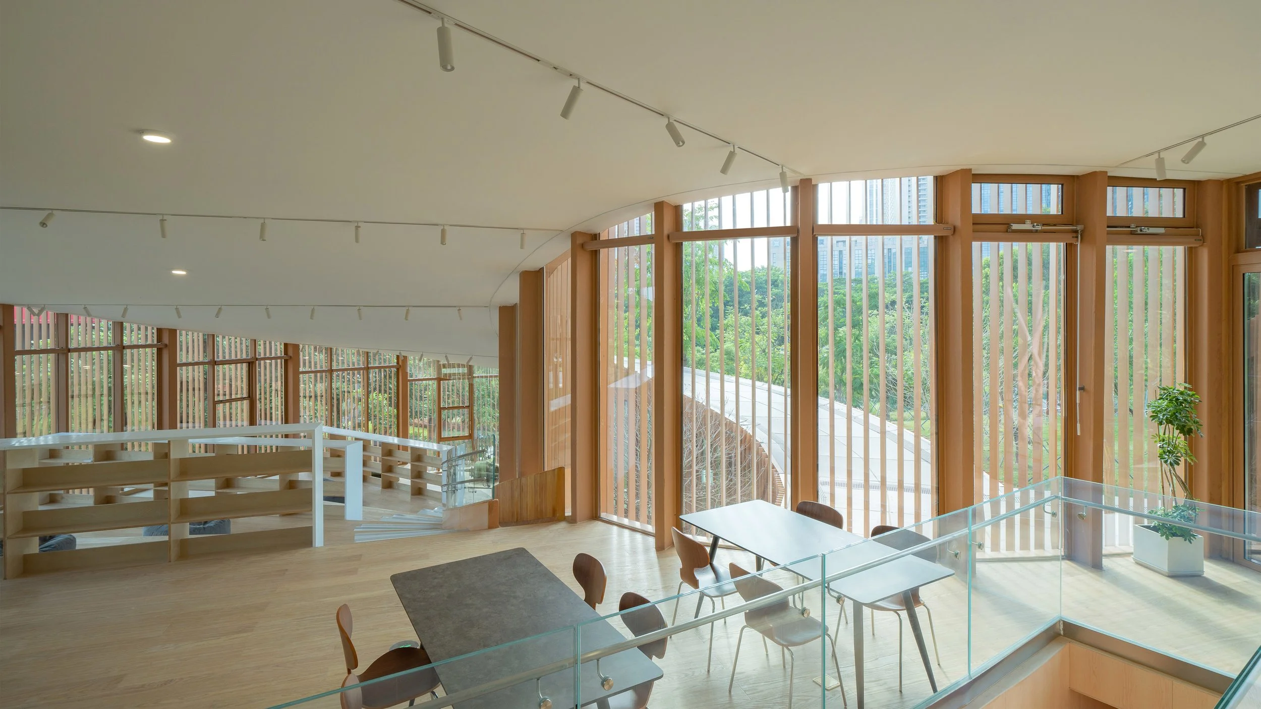House sitting アクリル画 F3 House sitting アクリル画 F3